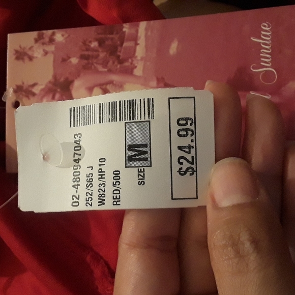 Red dress - Picture 2 of 6